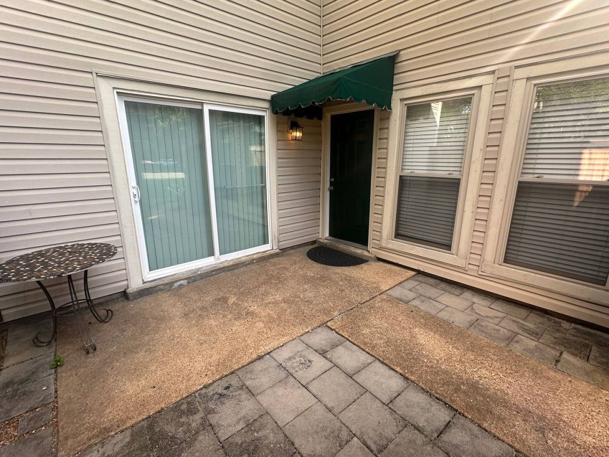1727 Ridge Oak Place, Memphis, TN 38120 - Townhouse for Rent - Image 2