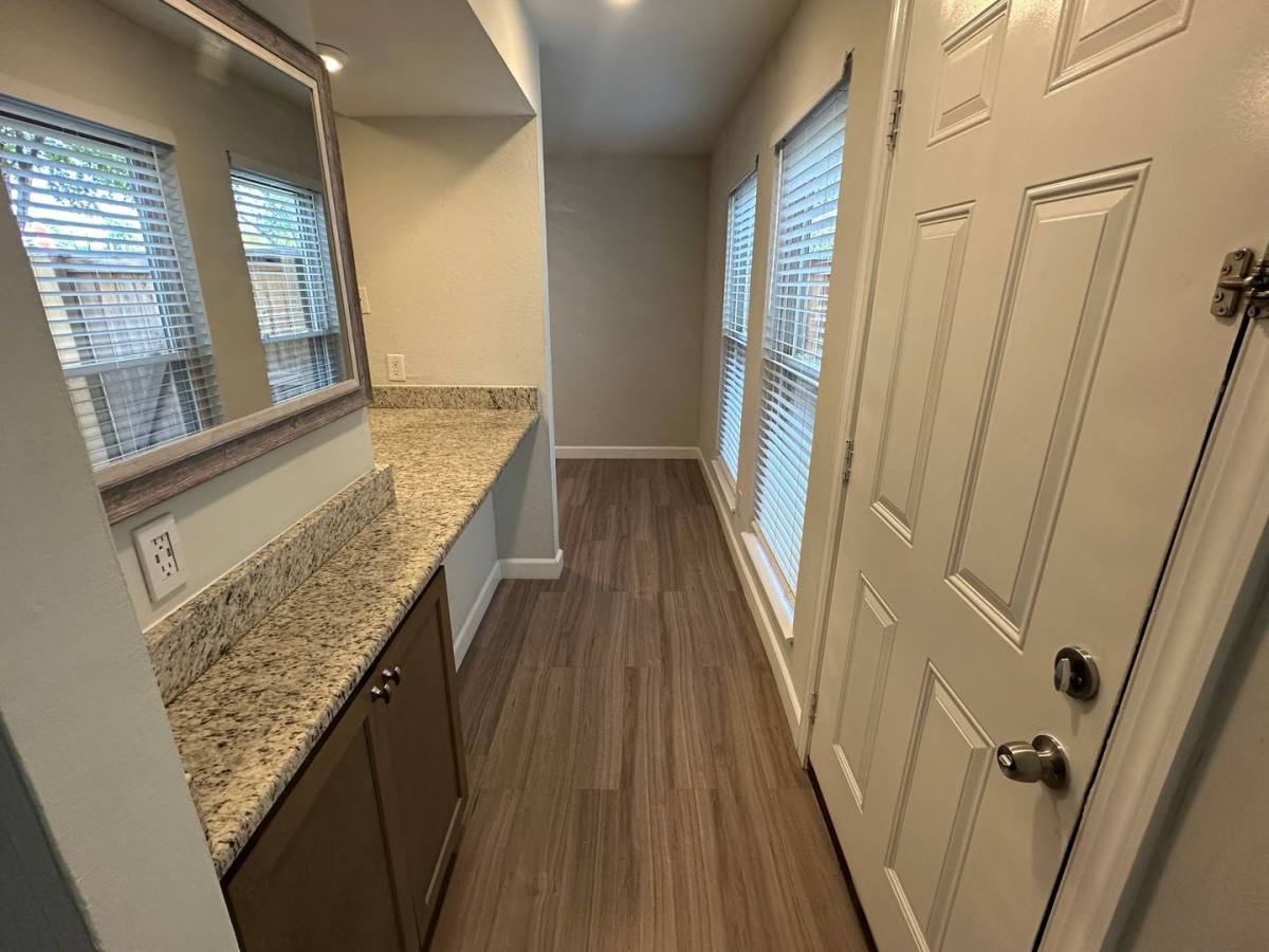 1727 Ridge Oak Place, Memphis, TN 38120 - Townhouse for Rent - Image 5