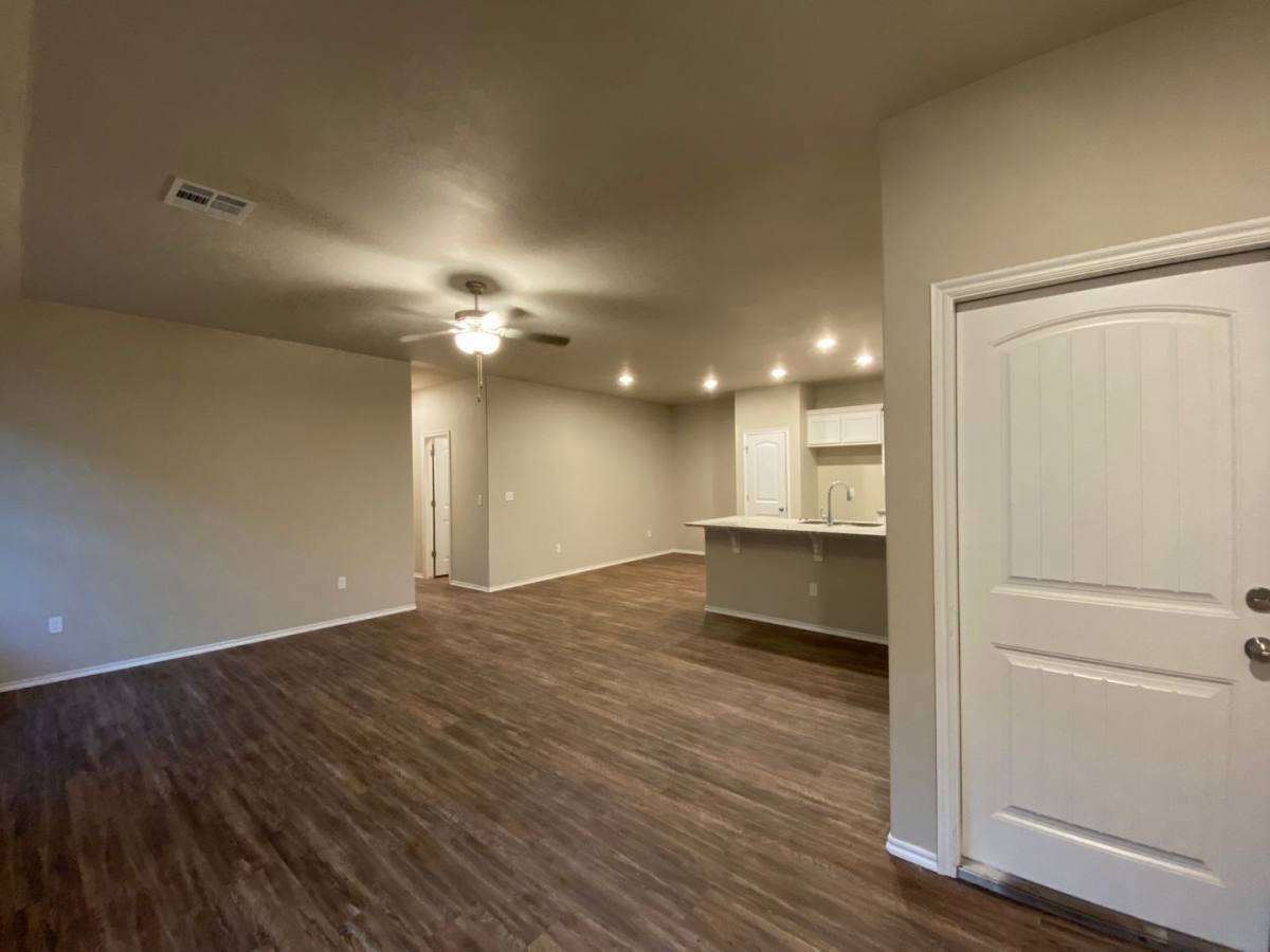 10904 NW 119th St, Yukon, OK 73099 - House for Rent - Image 5