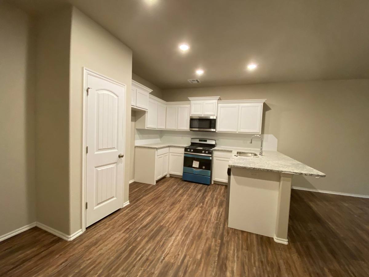 10904 NW 119th St, Yukon, OK 73099 - House for Rent - Image 8