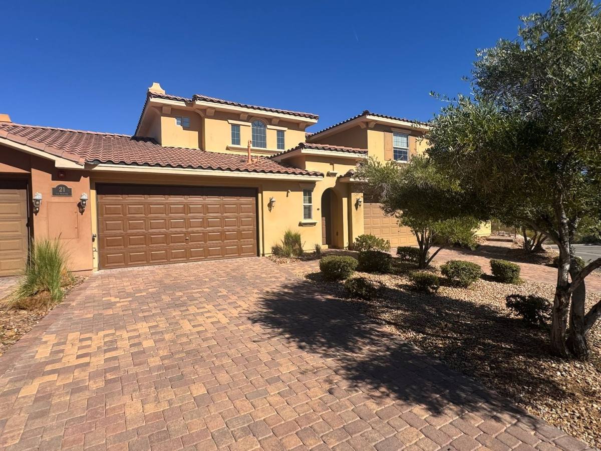 Townhouse for rent at 21 Via Mantova #2, Henderson, NV 89011