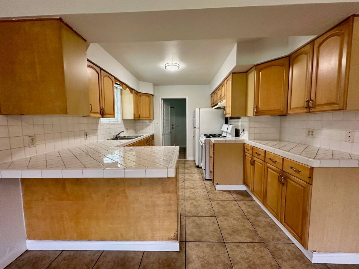 2464 Lathrop Rd, Lathrop, CA 95330 - House for Rent - Image 6