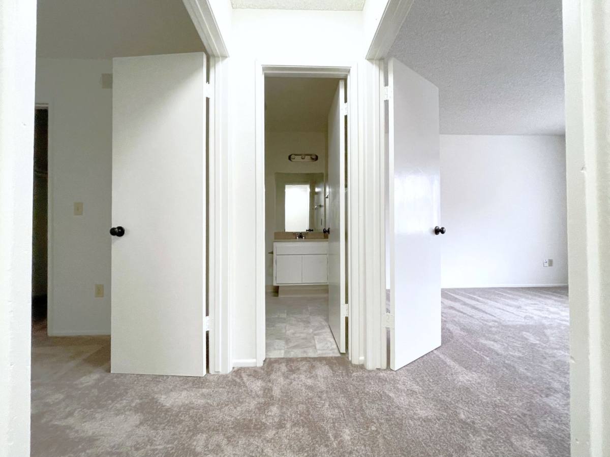 2167 Via Esmarca #2, Oceanside, CA 92054 - Townhouse for Rent - Image 8