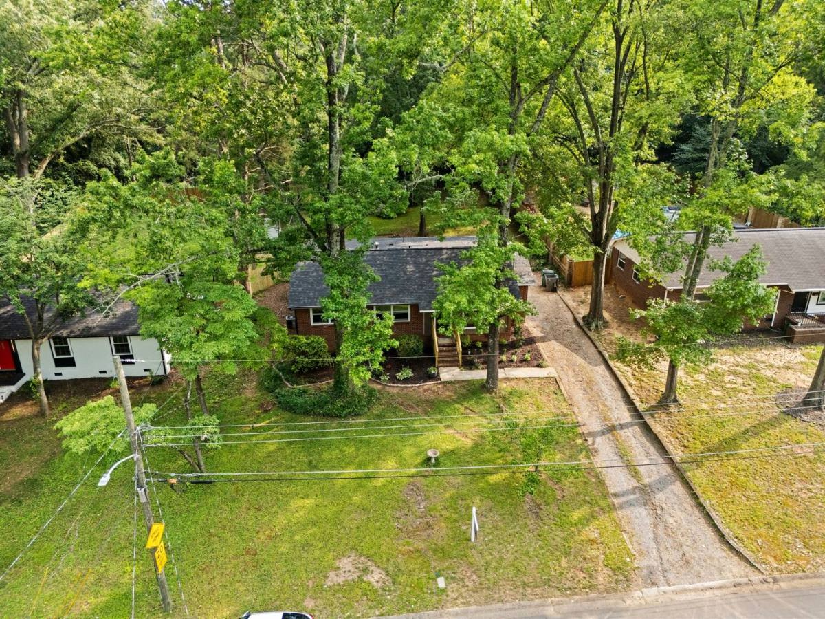 3840 Colebrook Rd, Charlotte, NC 28215 - House for Rent - Image 3