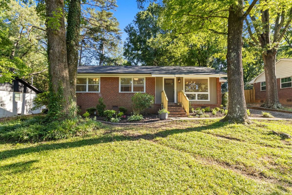 3840 Colebrook Rd, Charlotte, NC 28215 - House for Rent - Image 2