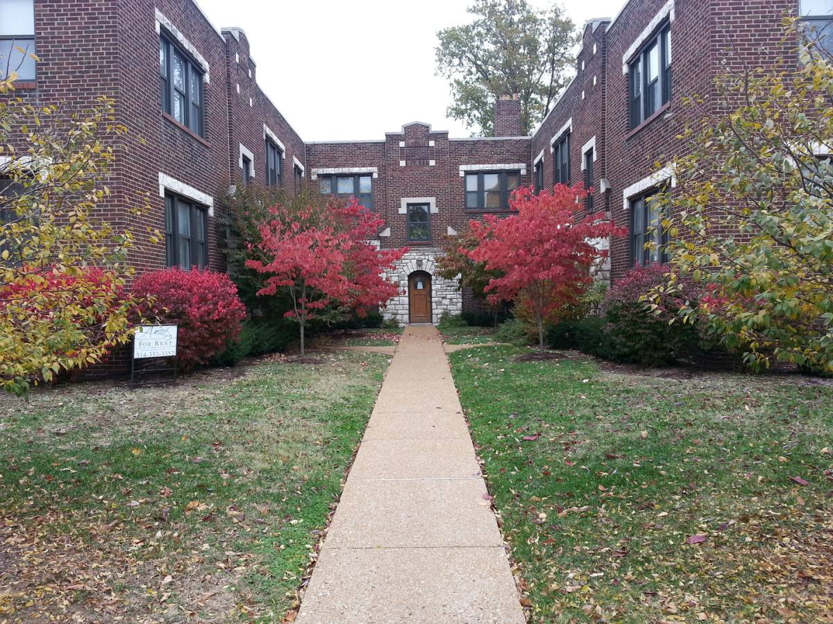 Apartment for rent at 3815-3819 Wilmington, St. Louis, MO 63116