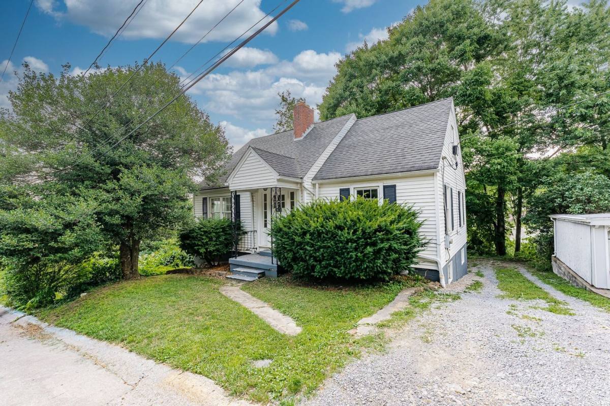 House for rent at 913 Garrison Ave, Morgantown, WV 26505