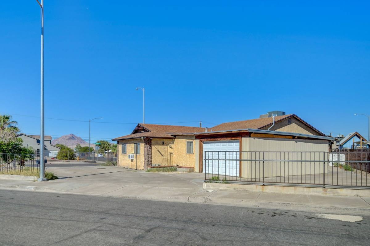 1724 Palm Dr, Henderson, NV 89011 - House for Rent - Image 1