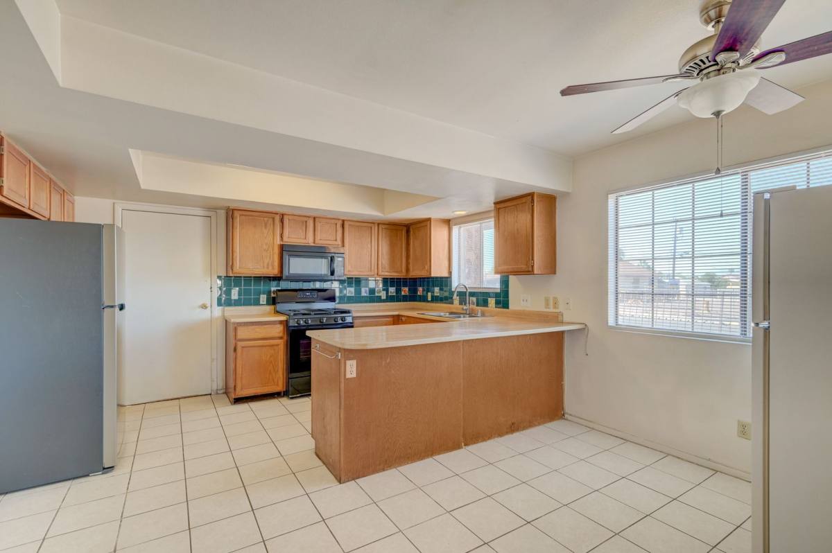 1724 Palm Dr, Henderson, NV 89011 - House for Rent - Image 9