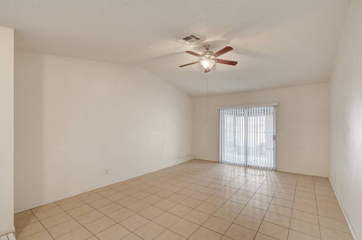 1724 Palm Dr, Henderson, NV 89011 - House for Rent - Image 4