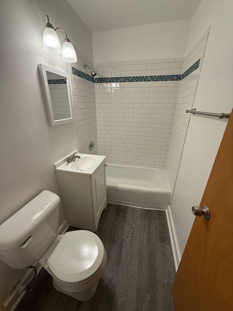 The Riverwood, 1200 E Singer Cr, Milwaukee, WI 53212 - Apartment for Rent - Image 9