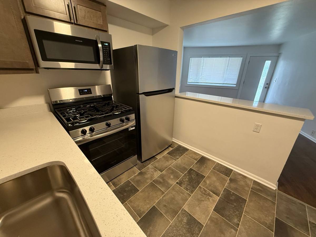 The Riverwood, 1200 E Singer Cr, Milwaukee, WI 53212 - Apartment for Rent - Image 6