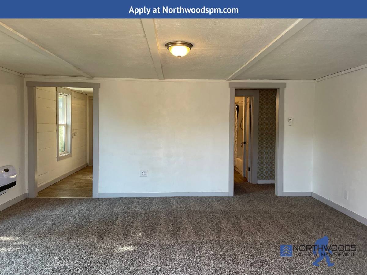 129 Loto St #3, Eagle Point, OR 97524 - House for Rent - Image 3