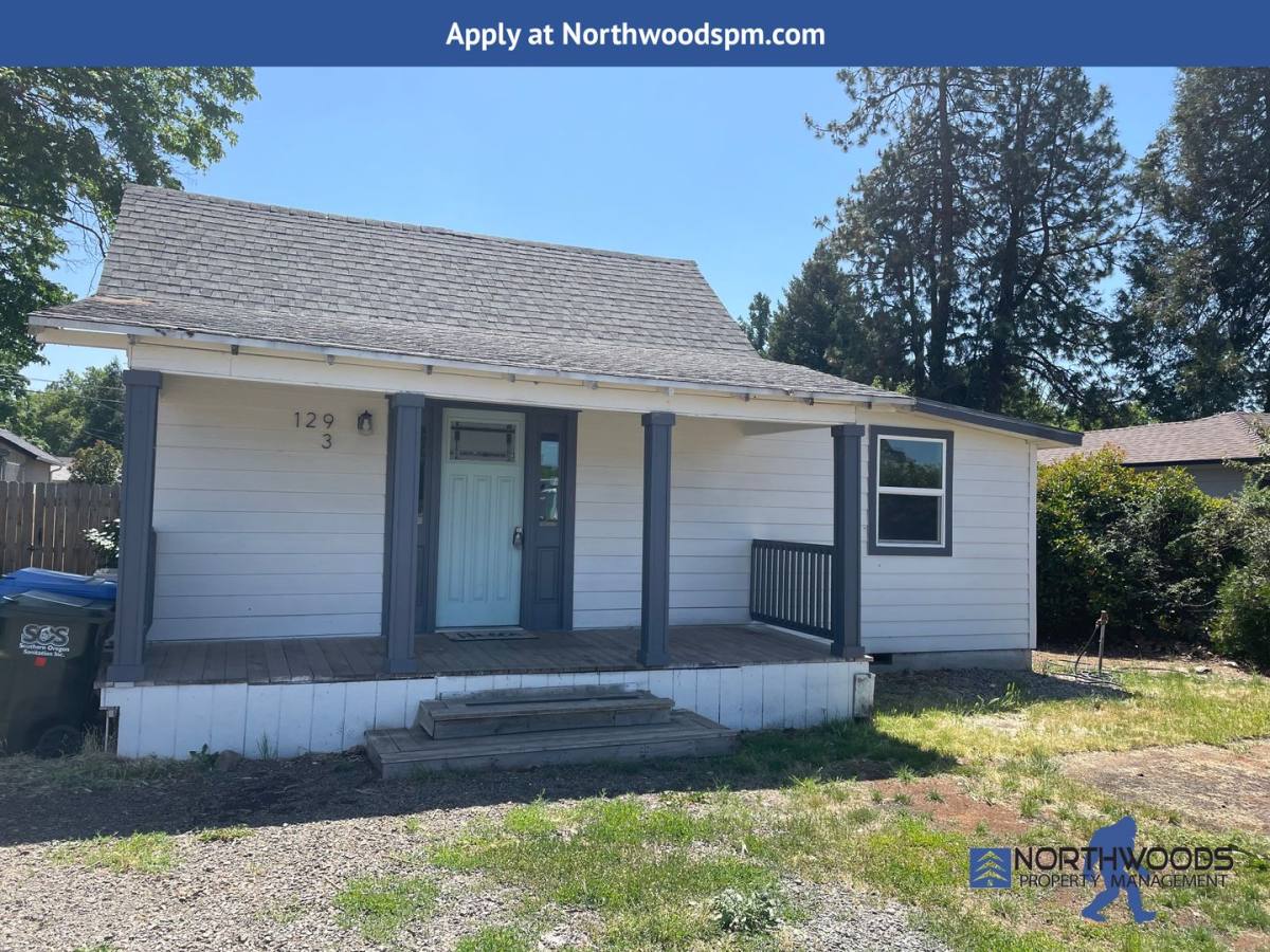 129 Loto St #3, Eagle Point, OR 97524 - House for Rent - Image 2
