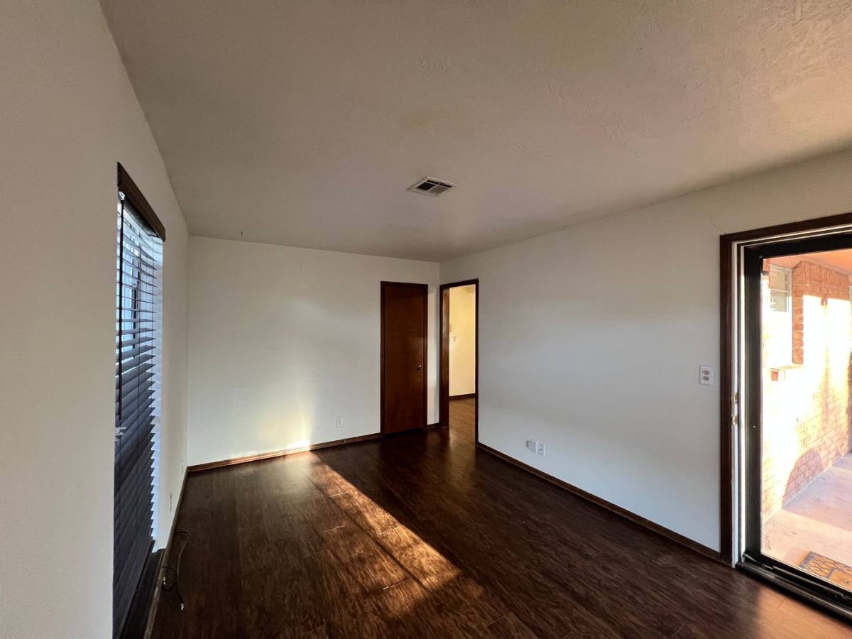 415 S Cook Ave #B, Norman, OK 73071 - House for Rent - Image 2