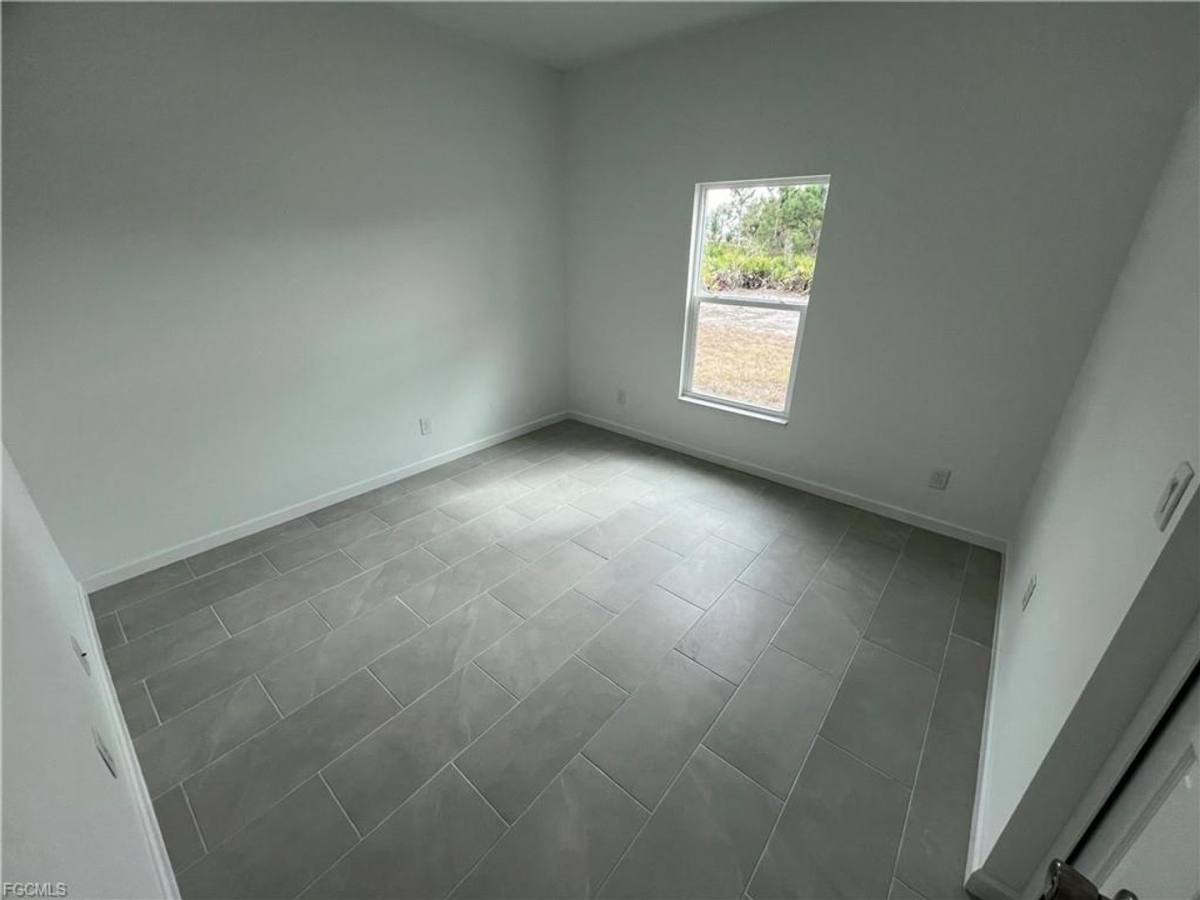 648 Wentworth Dr, Lehigh Acres, FL 33972 - House for Rent - Image 9