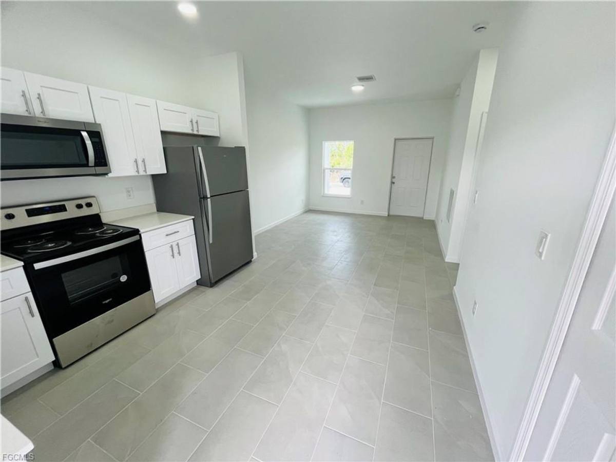648 Wentworth Dr, Lehigh Acres, FL 33972 - House for Rent - Image 6