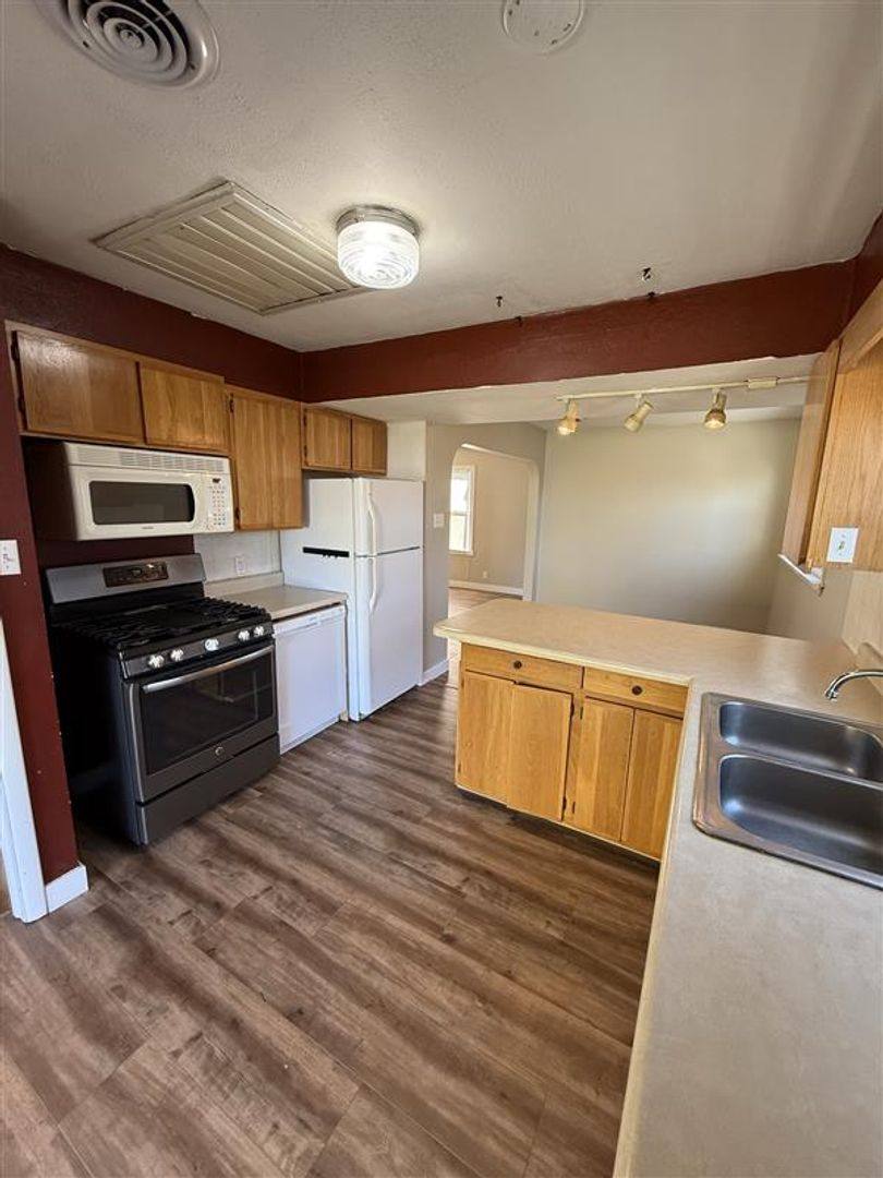 815 Ave C, Billings, MT 59102 - Apartment for Rent - Image 2
