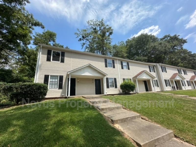 Apartment for rent at 707 S St, Carrollton, GA 30117