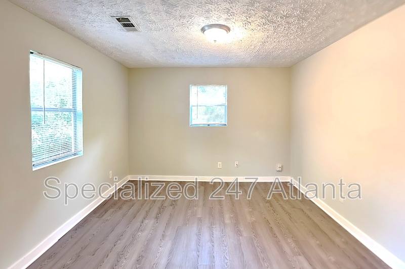 4460 Old Fairburn Rd, Atlanta, GA 30349 - House for Rent - Image 8