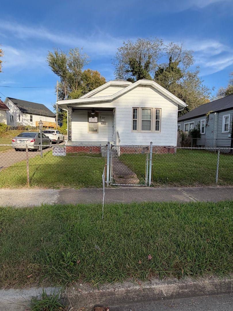 917 Myrtle St, Kingsport, TN 37660 - House for Rent