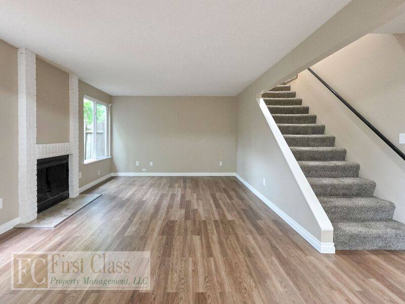 4325 SE 37th Ave, Portland, OR 97202 - Townhouse for Rent - Image 1