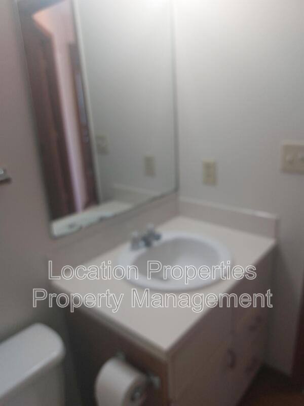 1314 Tennessee St #B, Lawrence, KS 66044 - Apartment for Rent - Image 6