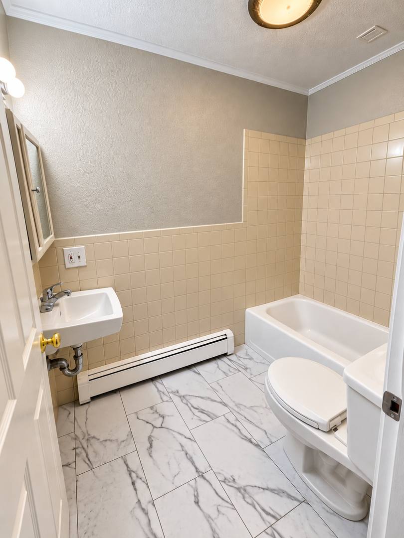 23 Bow St, Beverly, MA 01915 - Apartment for Rent - Image 5