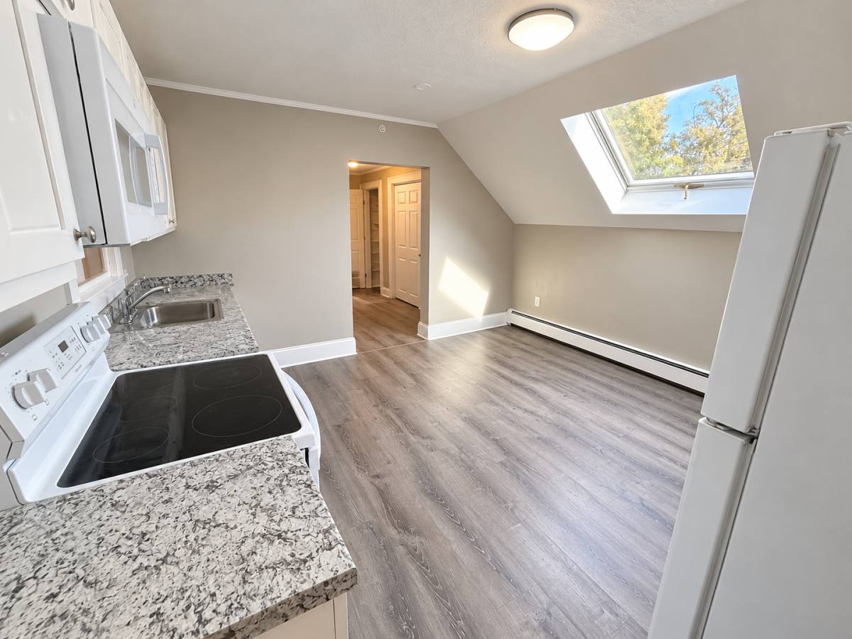 23 Bow St, Beverly, MA 01915 - Apartment for Rent - Image 4