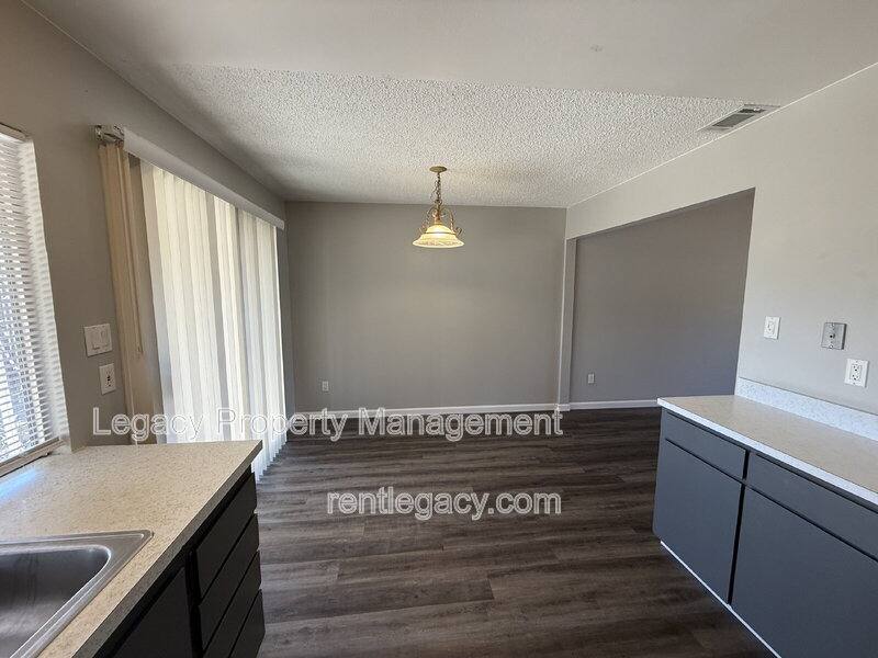 8826 Grayling Way, Sacramento, CA 95826 - House for Rent - Image 9