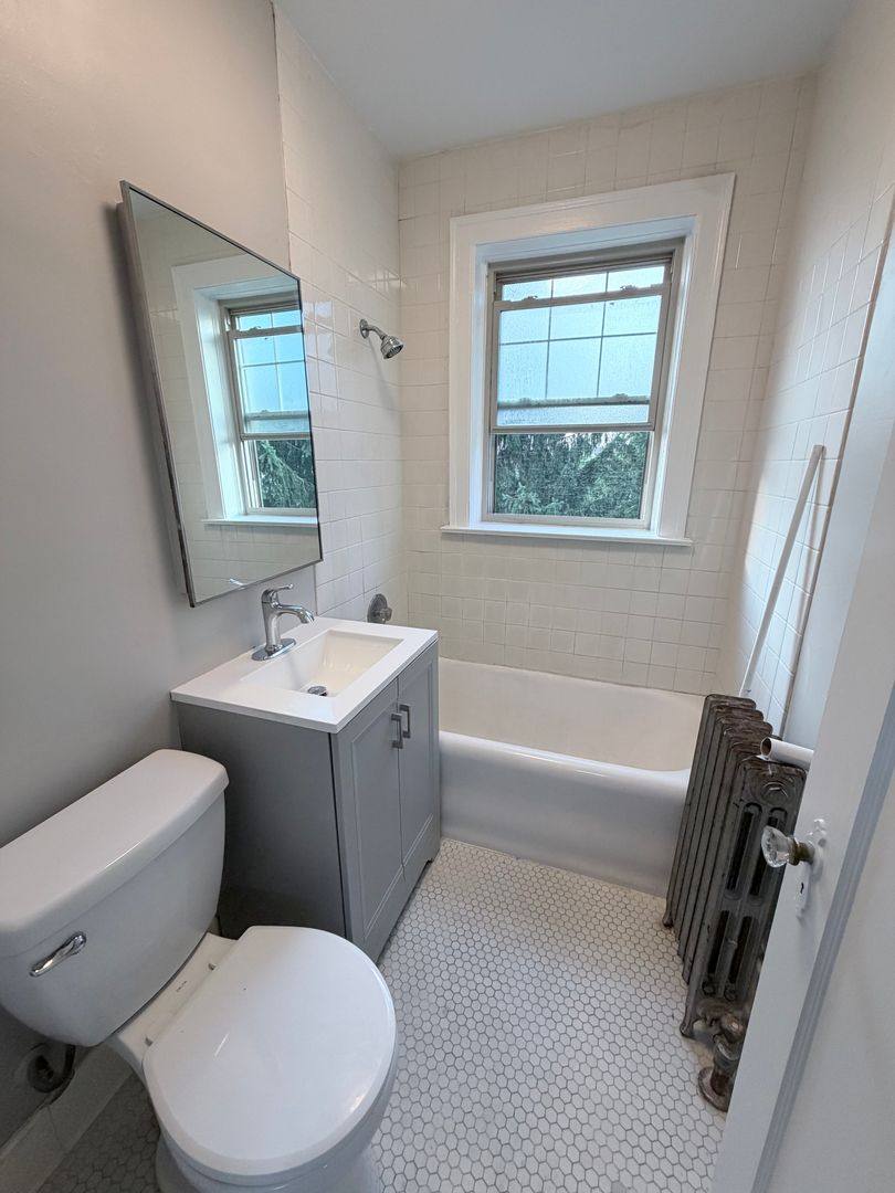 Kenilworth, 1108 Curtiss St, Downers Grove, IL 60515 - Apartment for Rent - Image 9