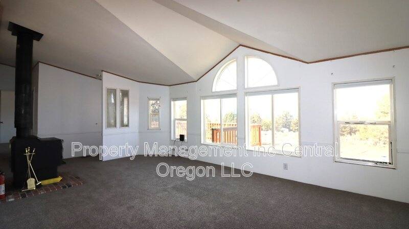 65709 93rd St, Bend, OR 97703 - House for Rent - Image 5