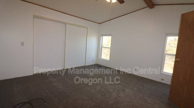 65709 93rd St, Bend, OR 97703 - House for Rent - Image 6