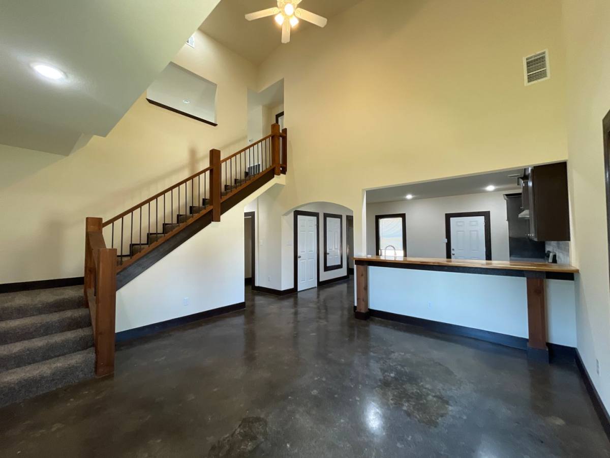 1025 Deer Lane, Azle, TX 76020 - House for Rent - Image 10