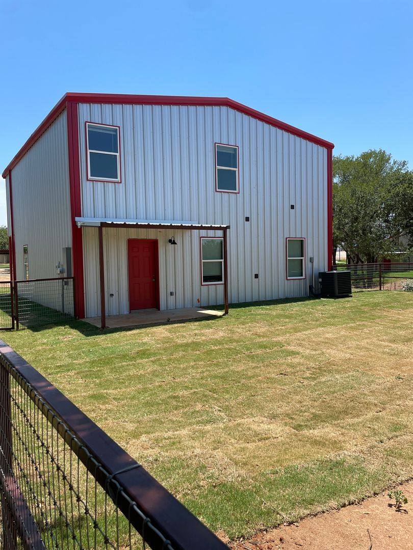 1025 Deer Lane, Azle, TX 76020 - House for Rent - Image 3