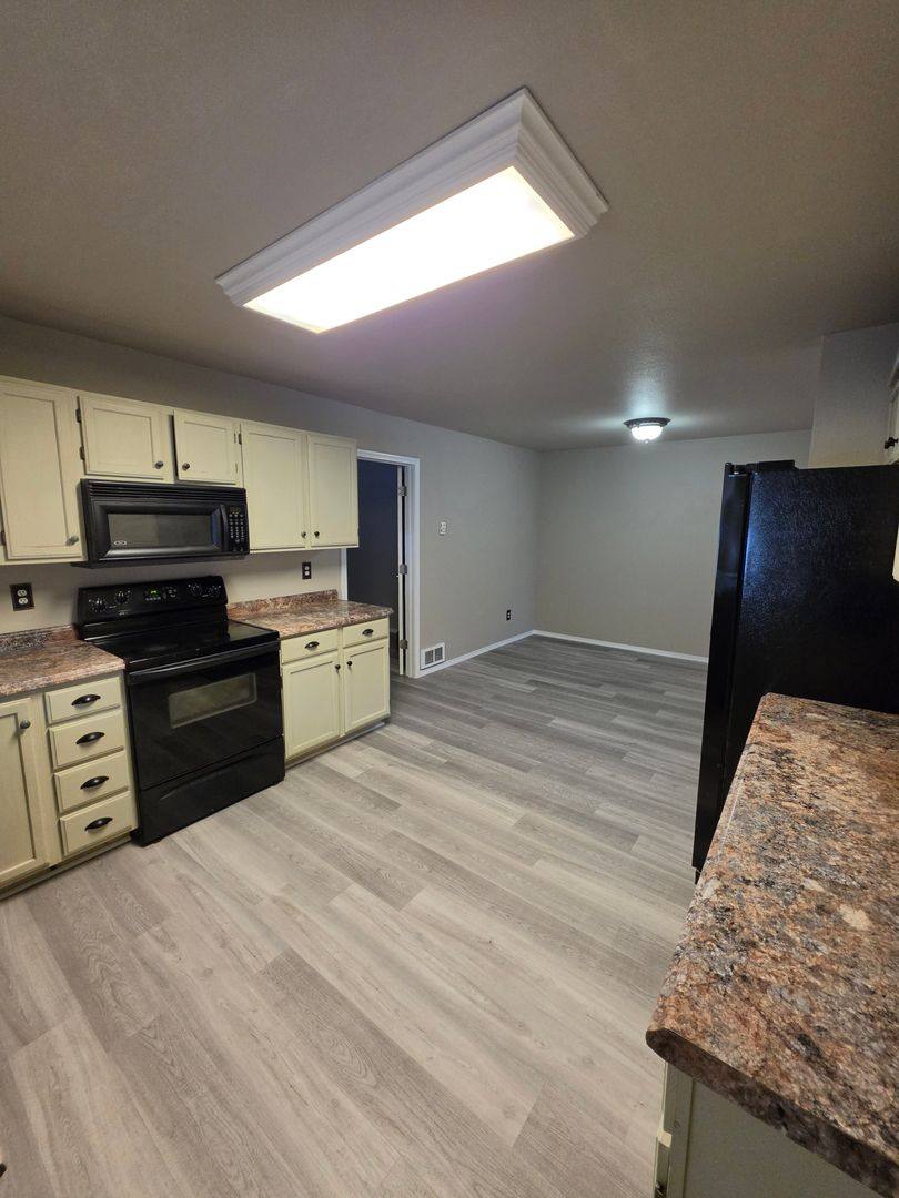 15064 N Anthony St, Rathdrum, ID 83858 - House for Rent - Image 8