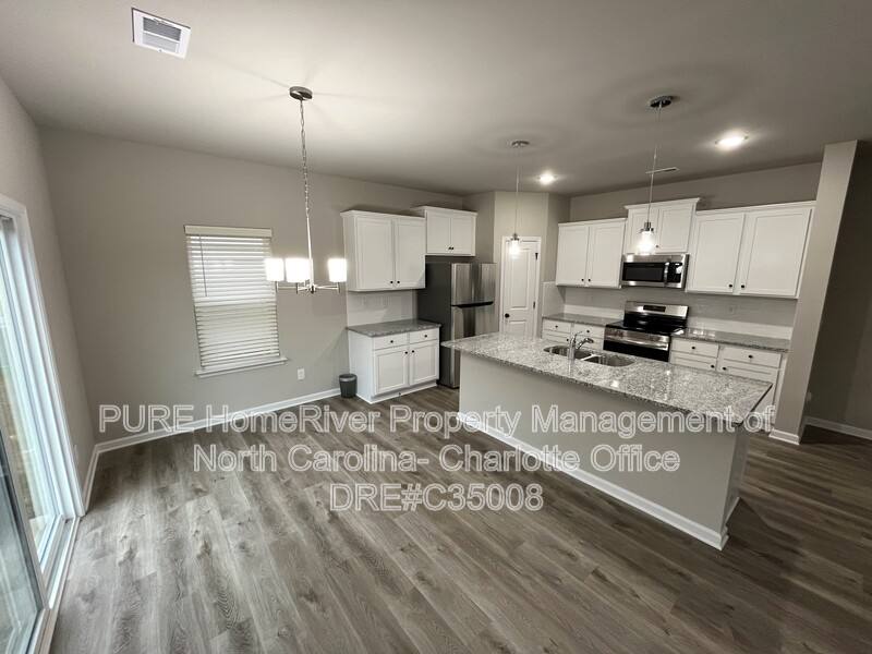 5122 Belstone Lane, Charlotte, NC 28215 - House for Rent - Image 1