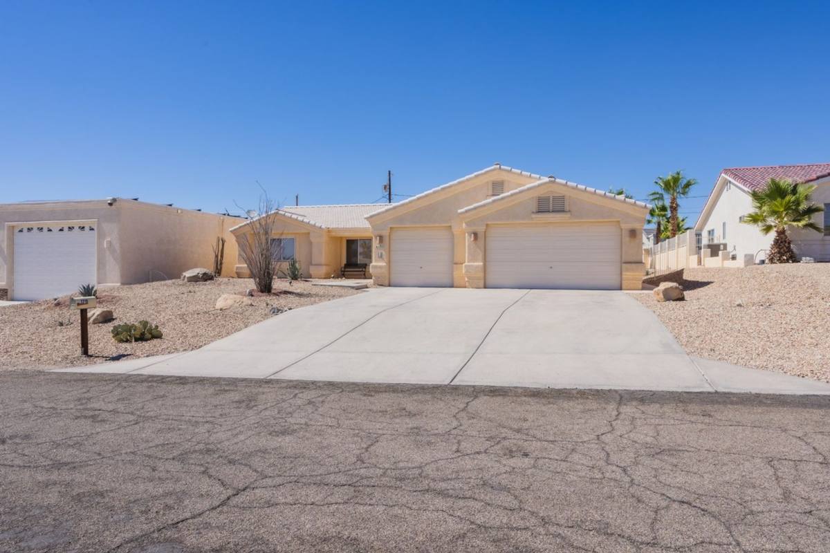 House for rent at 1711 Peach Blossom Dr, Lake Havasu City, AZ 86404