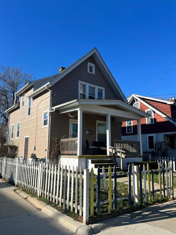 House for rent at 822 Dewey St, Ann Arbor, MI 48104