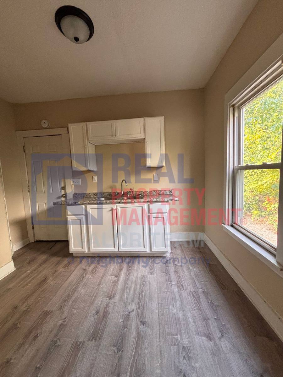 1128 Eddy Rd, Cleveland, OH 44108 - Apartment for Rent - Image 4