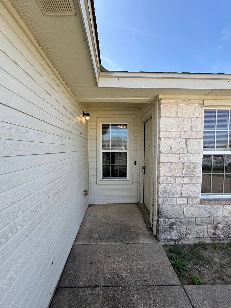 1308 Copper Creek Dr, Killeen, TX 76549 - House for Rent - Image 2
