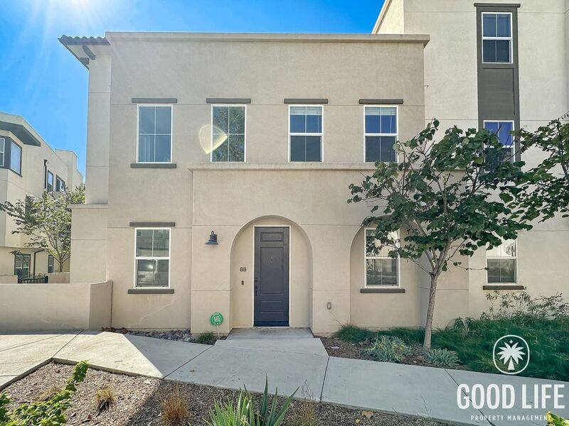 Townhouse for rent at 1375 Calle Sandbar #88, San Diego, CA 92154