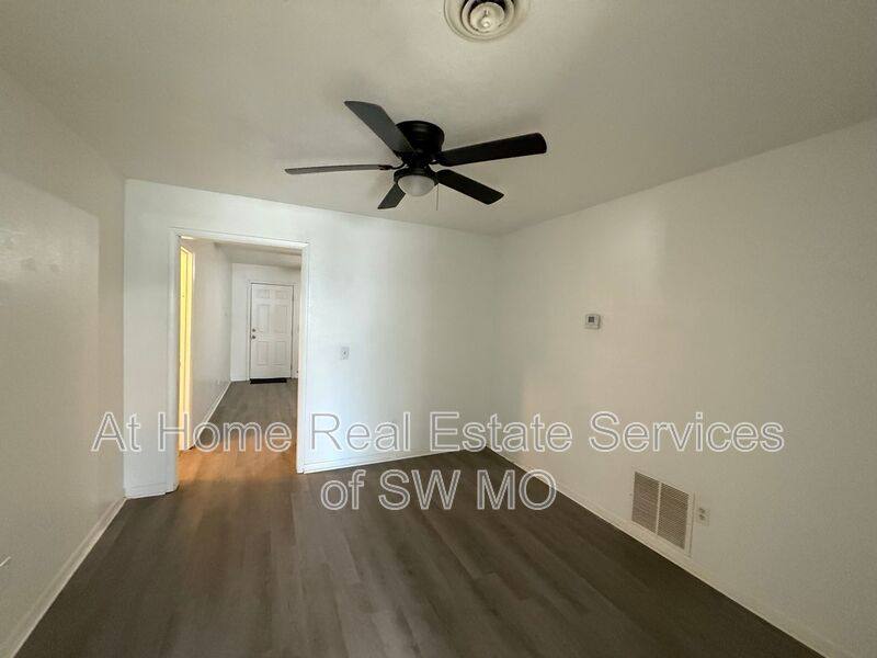 1731 W Walnut St, Springfield, MO 65806 - House for Rent - Image 5