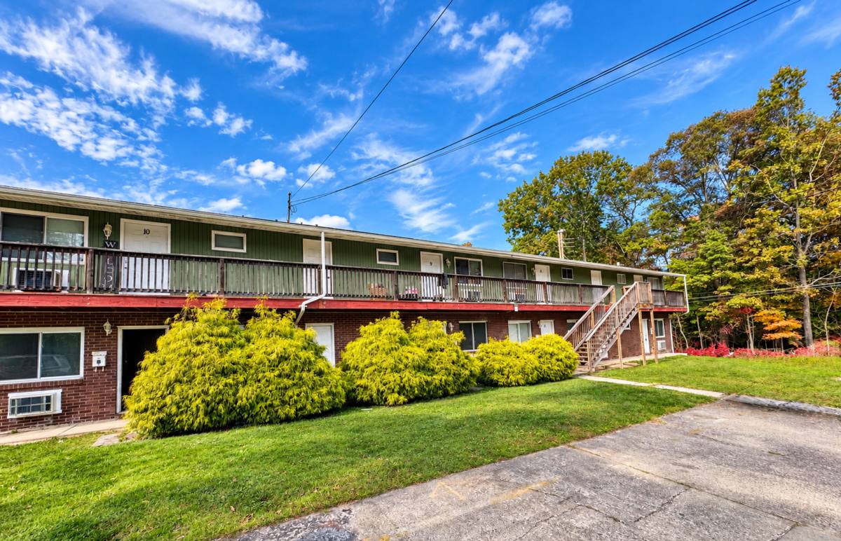 Apartment for rent at 2807 Harrison Ave, Parkersburg, WV 26104