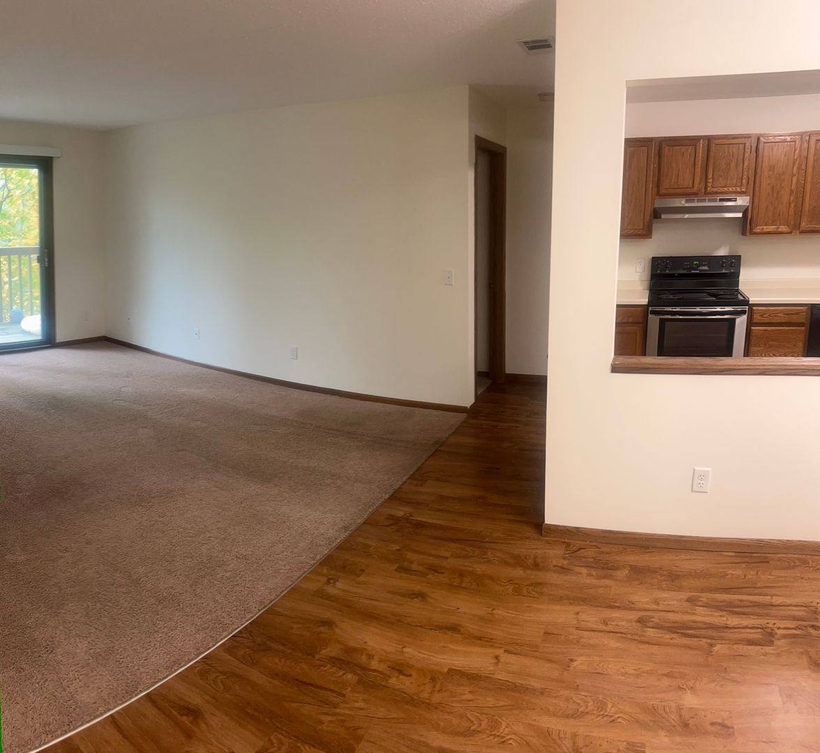 Cedar Pointe, 2130 E Old Shakopee Rd, Minneapolis, MN 55425 - Apartment for Rent - Image 2