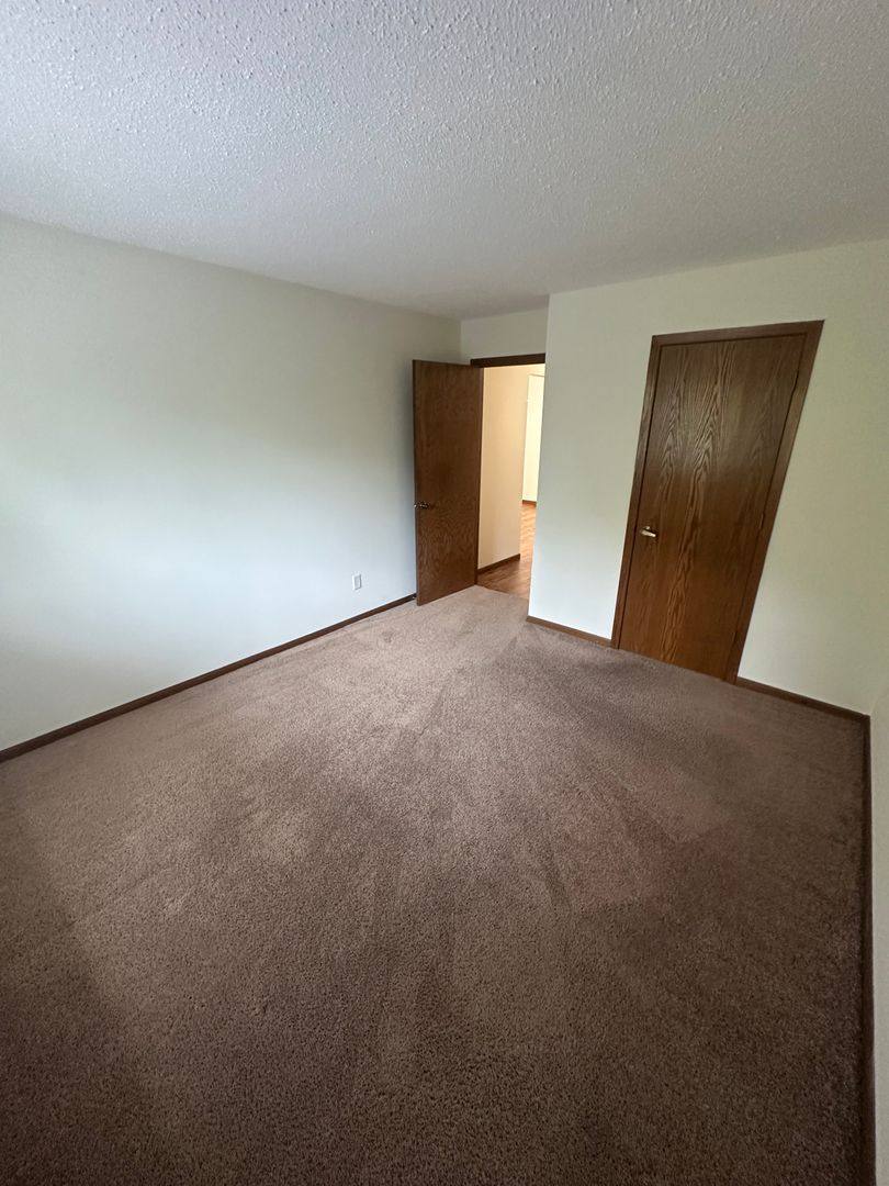 Cedar Pointe, 2130 E Old Shakopee Rd, Minneapolis, MN 55425 - Apartment for Rent - Image 8
