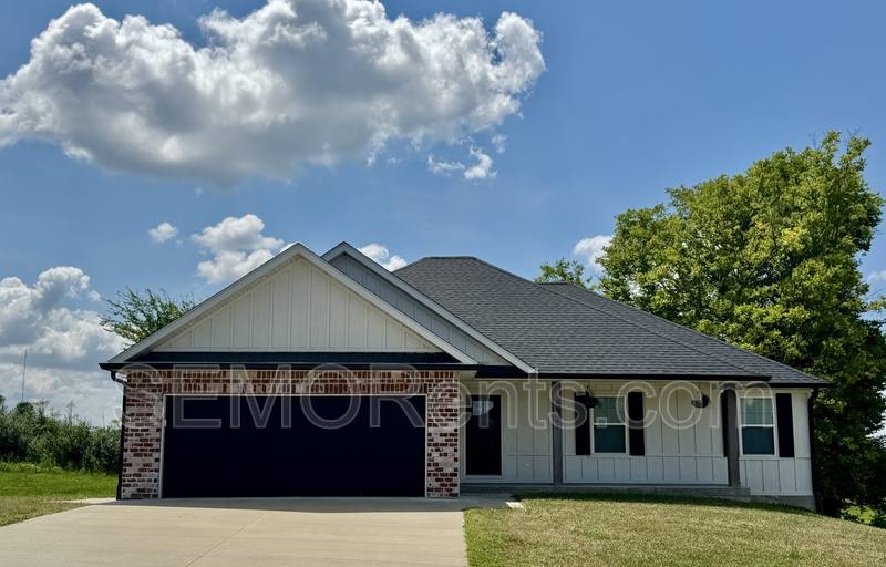 House for rent at 4321 Stone Crest, Cape Girardeau, MO 63701