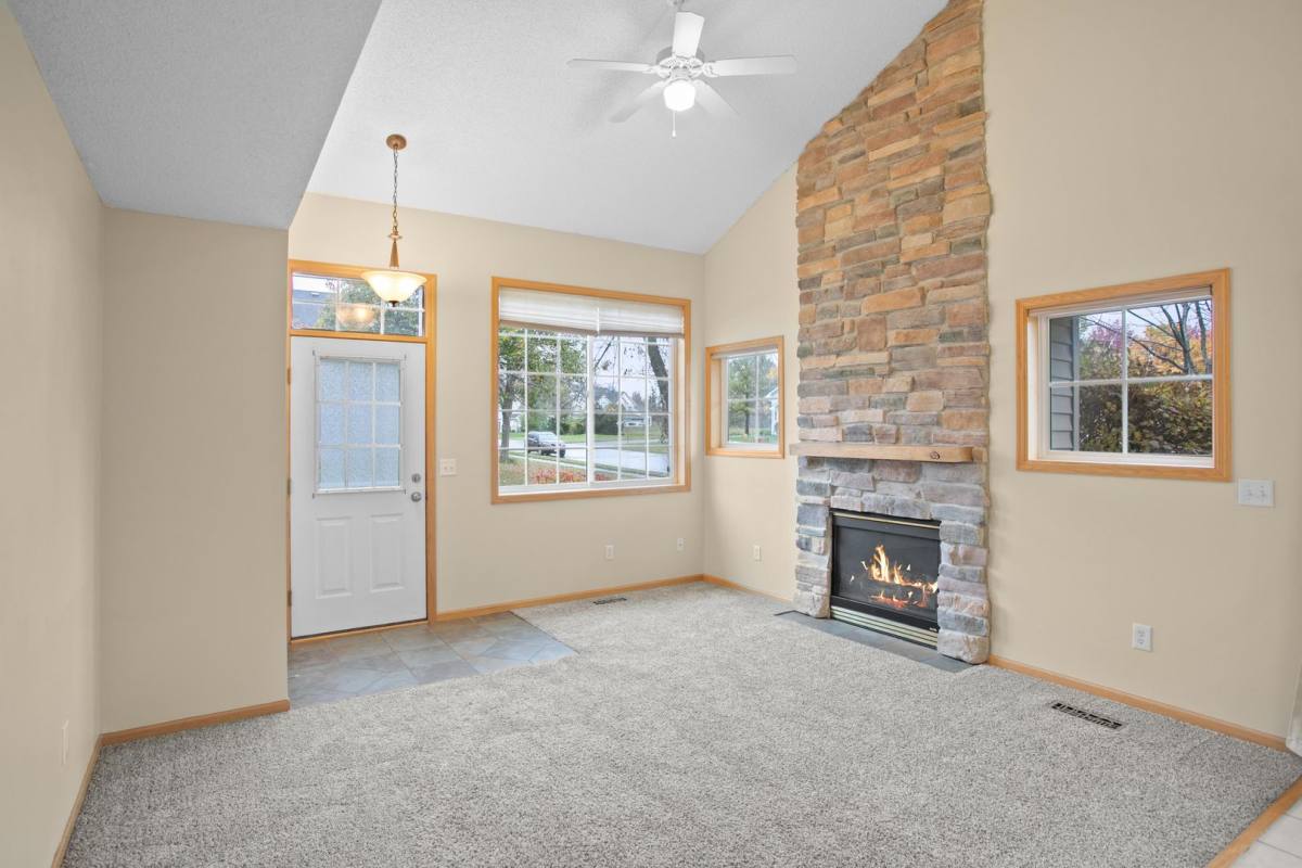 18018 Vance Circle NW, Elk River, MN 55330 - Townhouse for Rent - Image 2