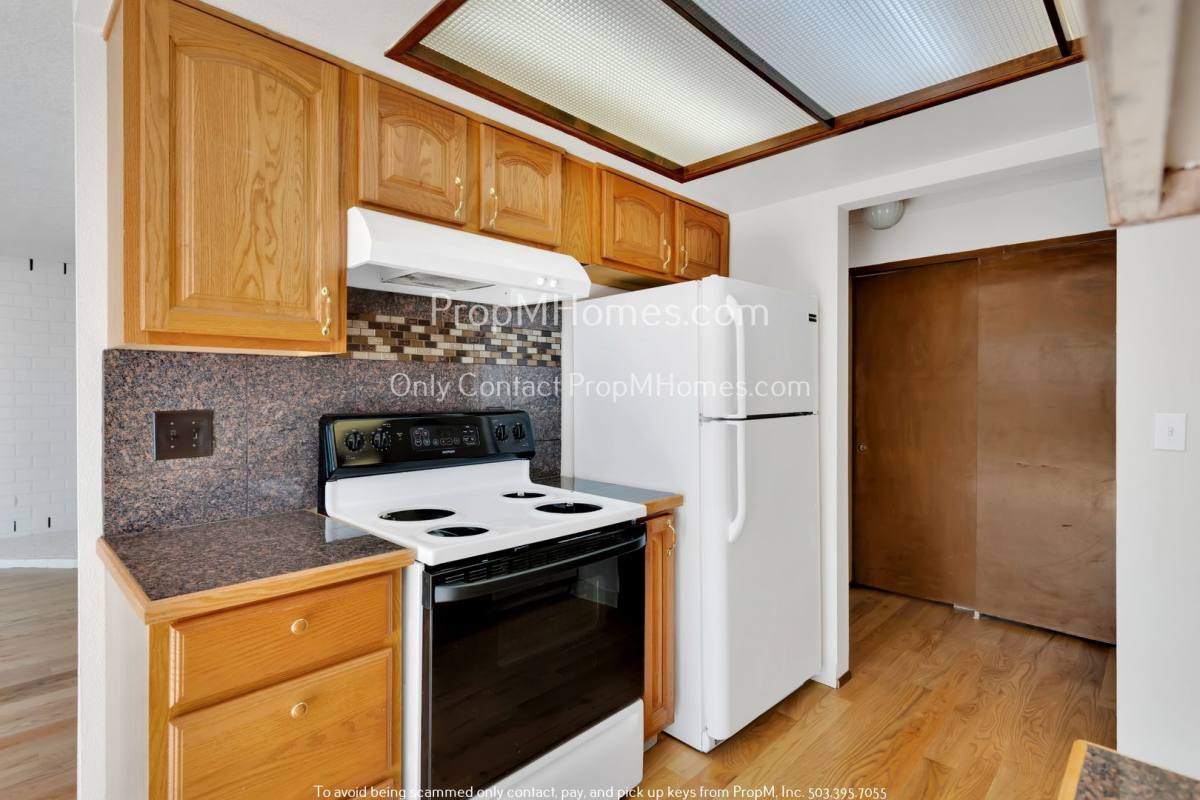 3232 SE 2nd St, Gresham, OR 97080 - Townhouse for Rent - Image 7