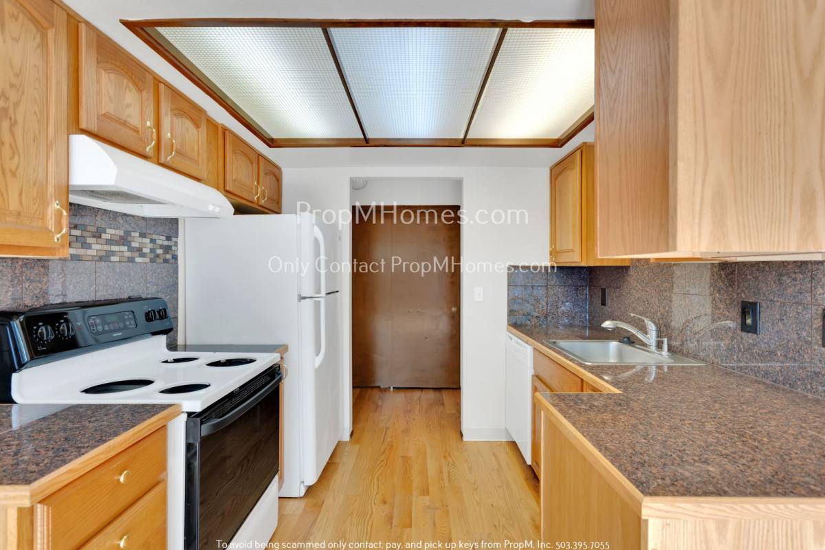3232 SE 2nd St, Gresham, OR 97080 - Townhouse for Rent - Image 6